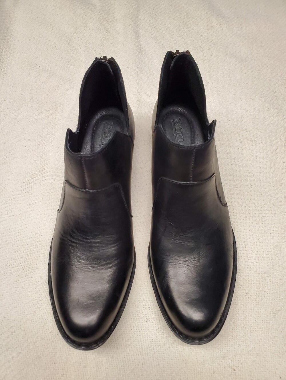 Born Kerri Black Leather Ankle Boots Sz 10 Back Zip V-Cut Block Heel Bootie